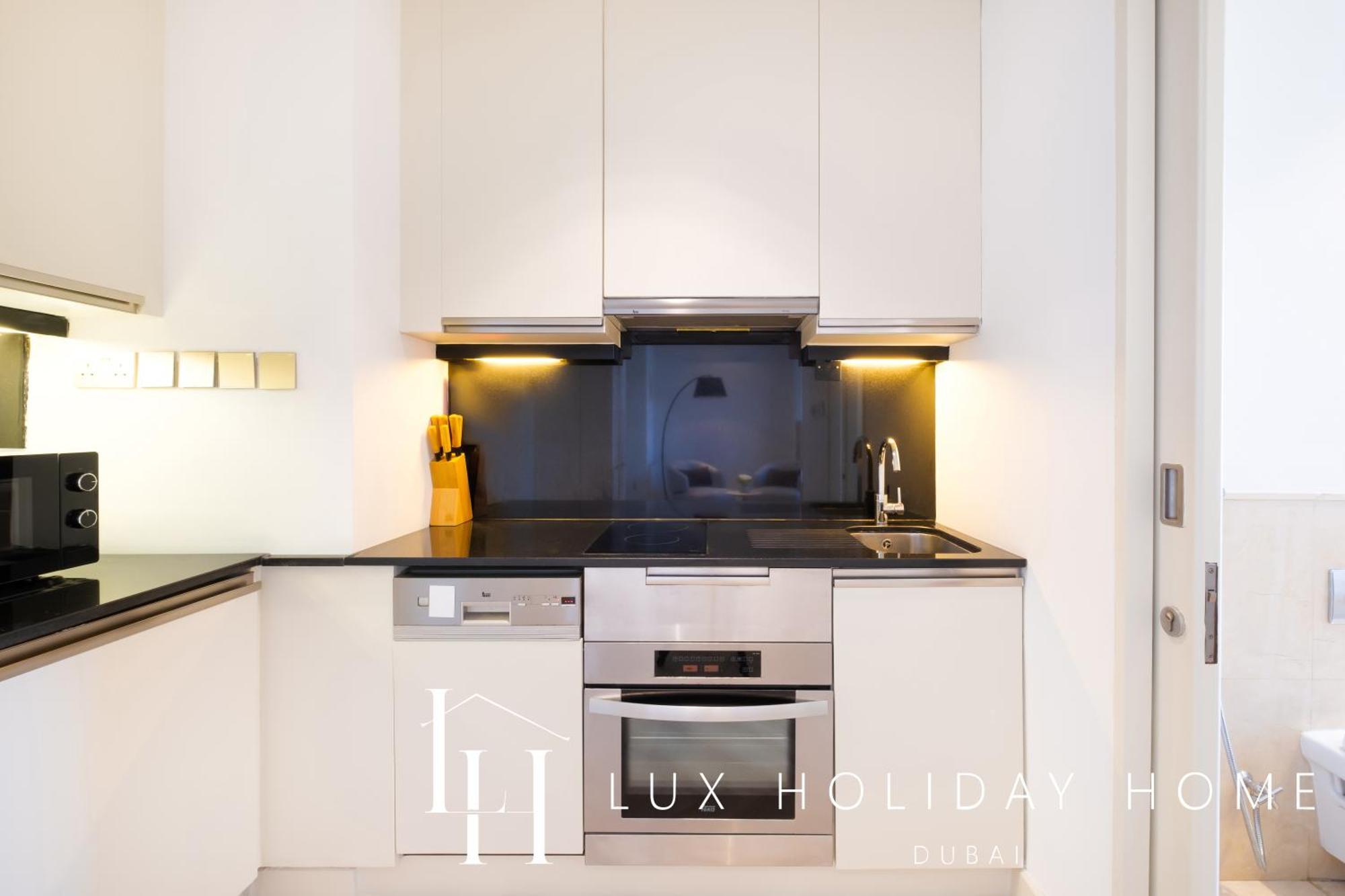 Lux The Jw Marina 2 Апартаменти